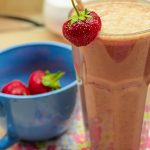 молочный коктейль с клубникой