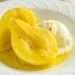 груши в сиропе с шафраном и ванилью