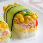 салат с крабовыми палочками кукурузой рисом