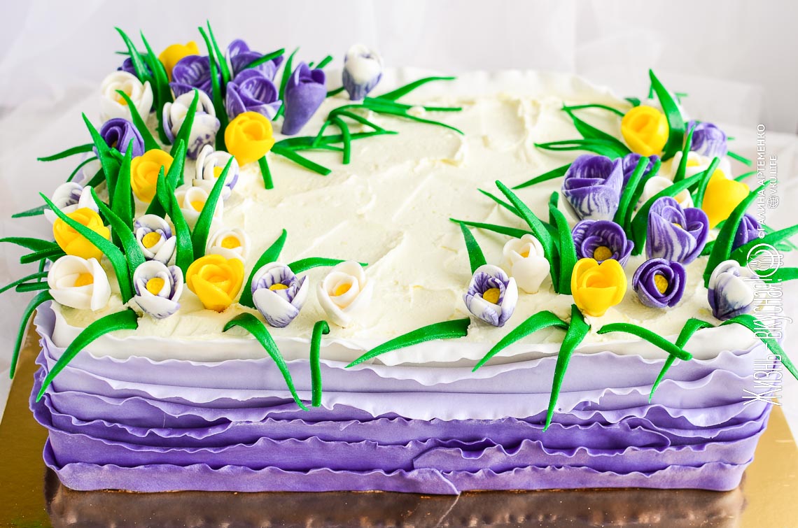 Весенний торт с черникой и лимоном