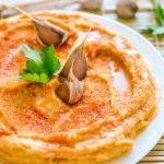 рецепт хумуса из нута с печеным чесноком