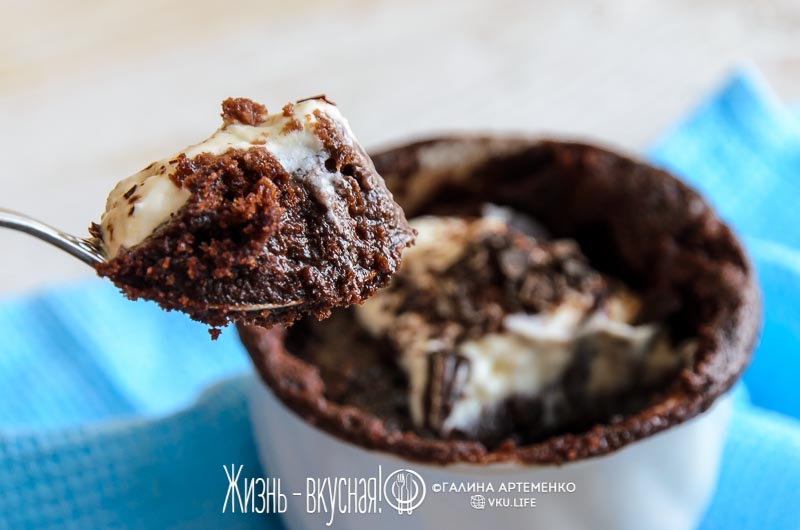 шоколадный кекс в микроволновке