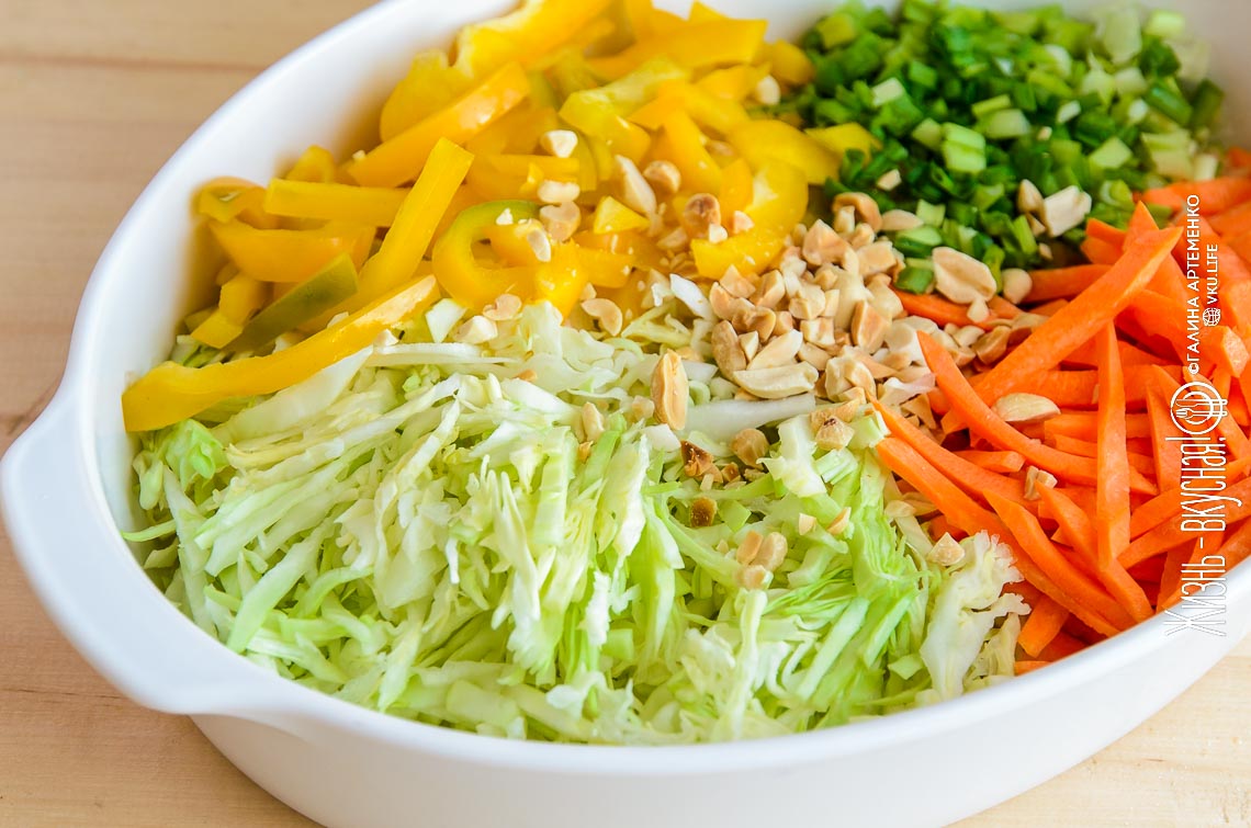 Салаты из свежей капусты: неизбитые рецепты на каждый день