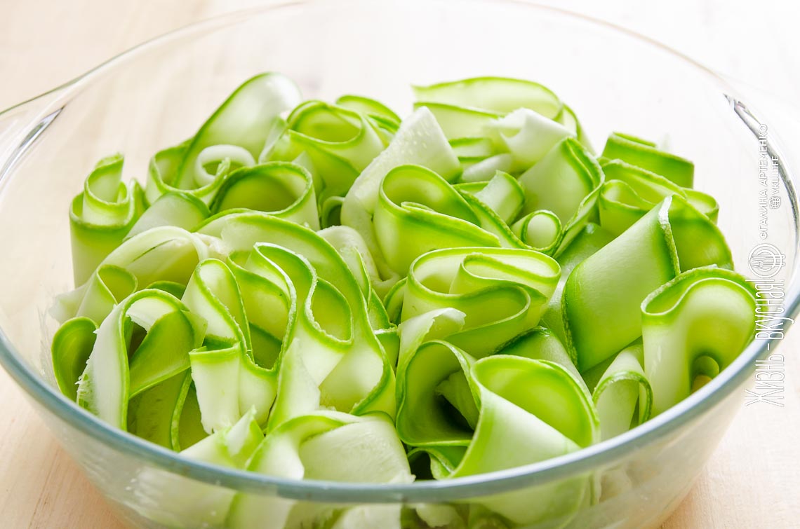 Нежный омлет с кабачками