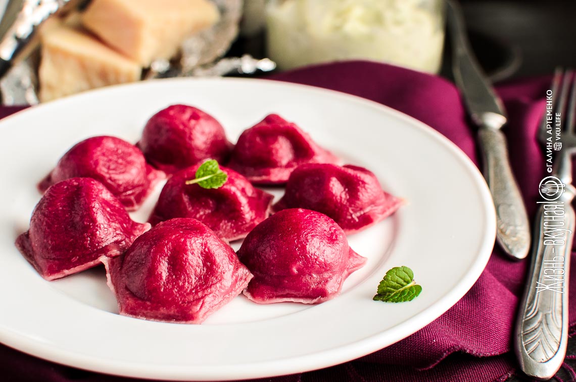 Красивое и вкусное тесто для пельменей + пельмени + соус Дзадзики