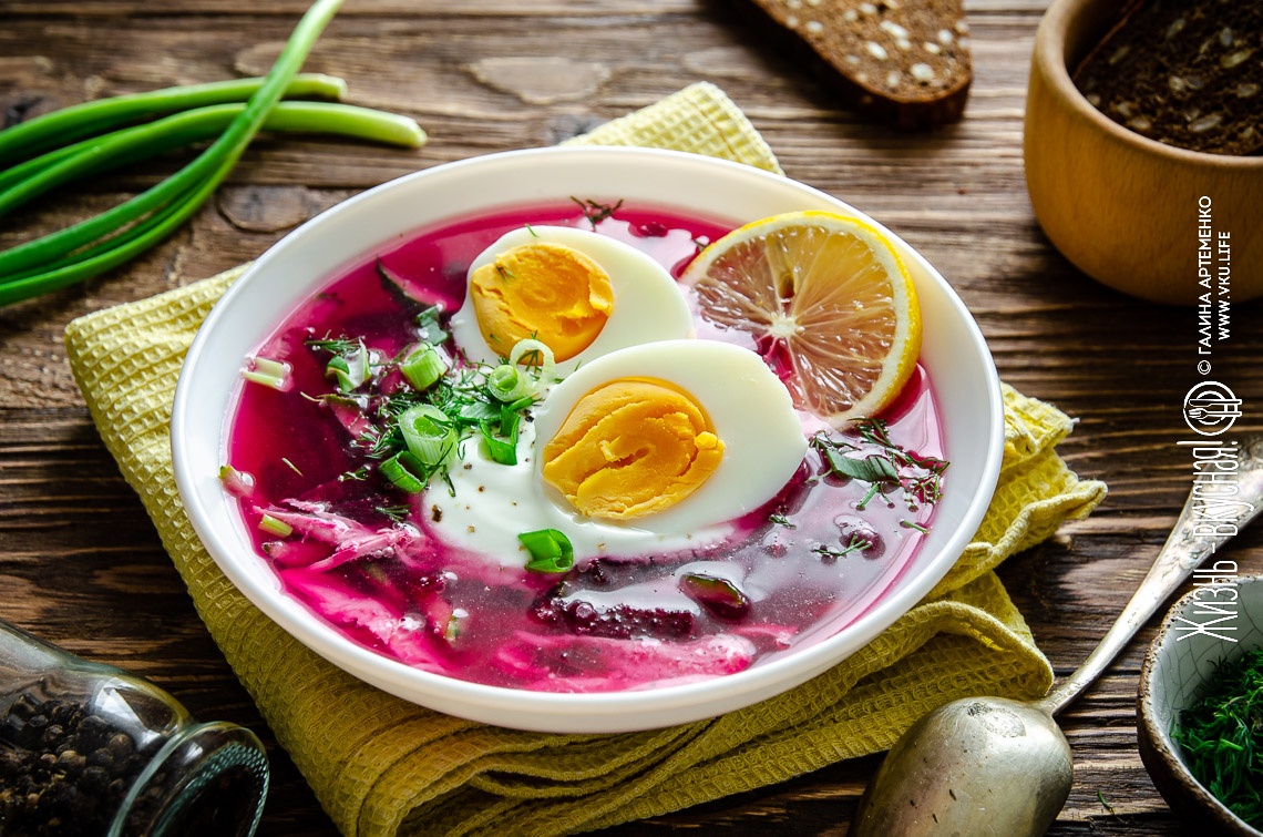 Холодный свекольник ( рецепт с курицей и бульоном)