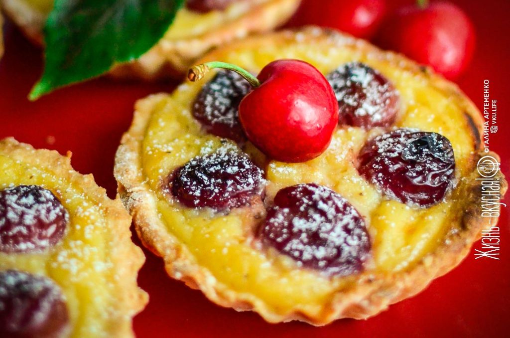 пирог с черешней