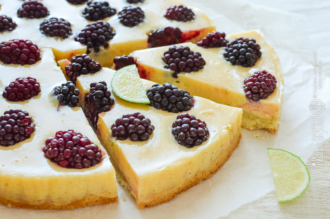 Пирог с ежевикой и лаймом