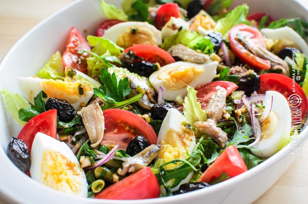 салат нисуаз с тунцом