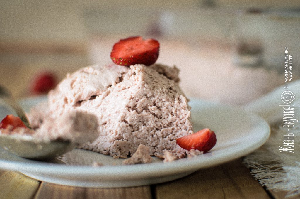 творожная запеканка с клубникой