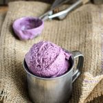 ягодное мороженое из ежевики