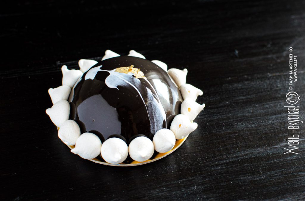 торт с абрикосами