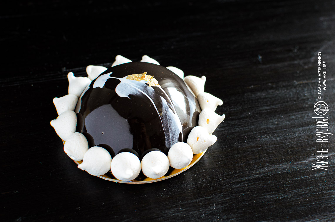 Муссовый торт с абрикосами, персиками и лимоном