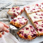 вишневый пай со сметанной заливкой