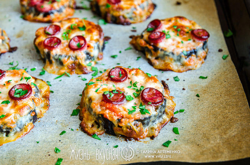 Мини-пиццы с сыром из баклажанов (из видео-подборки с рецептами из баклажанов)
