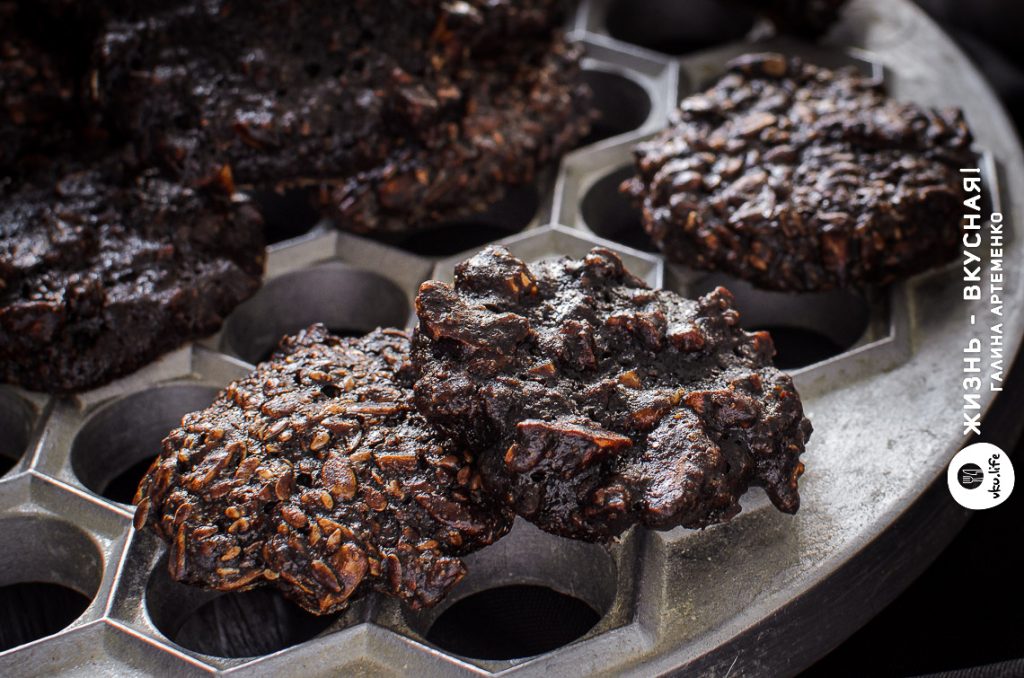 печенье с орехами и какао