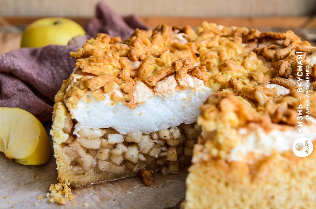 яблочный пирог с меренгой