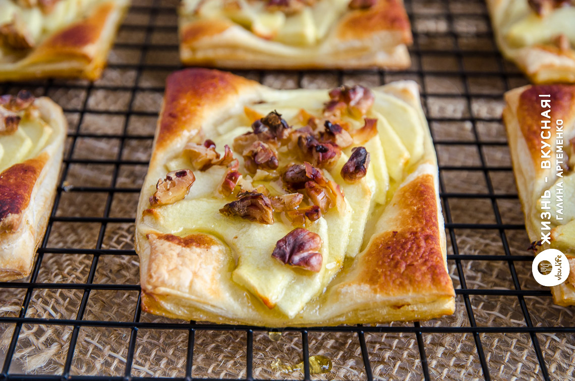 Быстрые и простые слойки с яблоками из слоеного теста для настроения