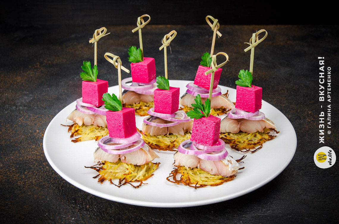 Холодные рыбные закуски: канапе-закос под «Шубу»